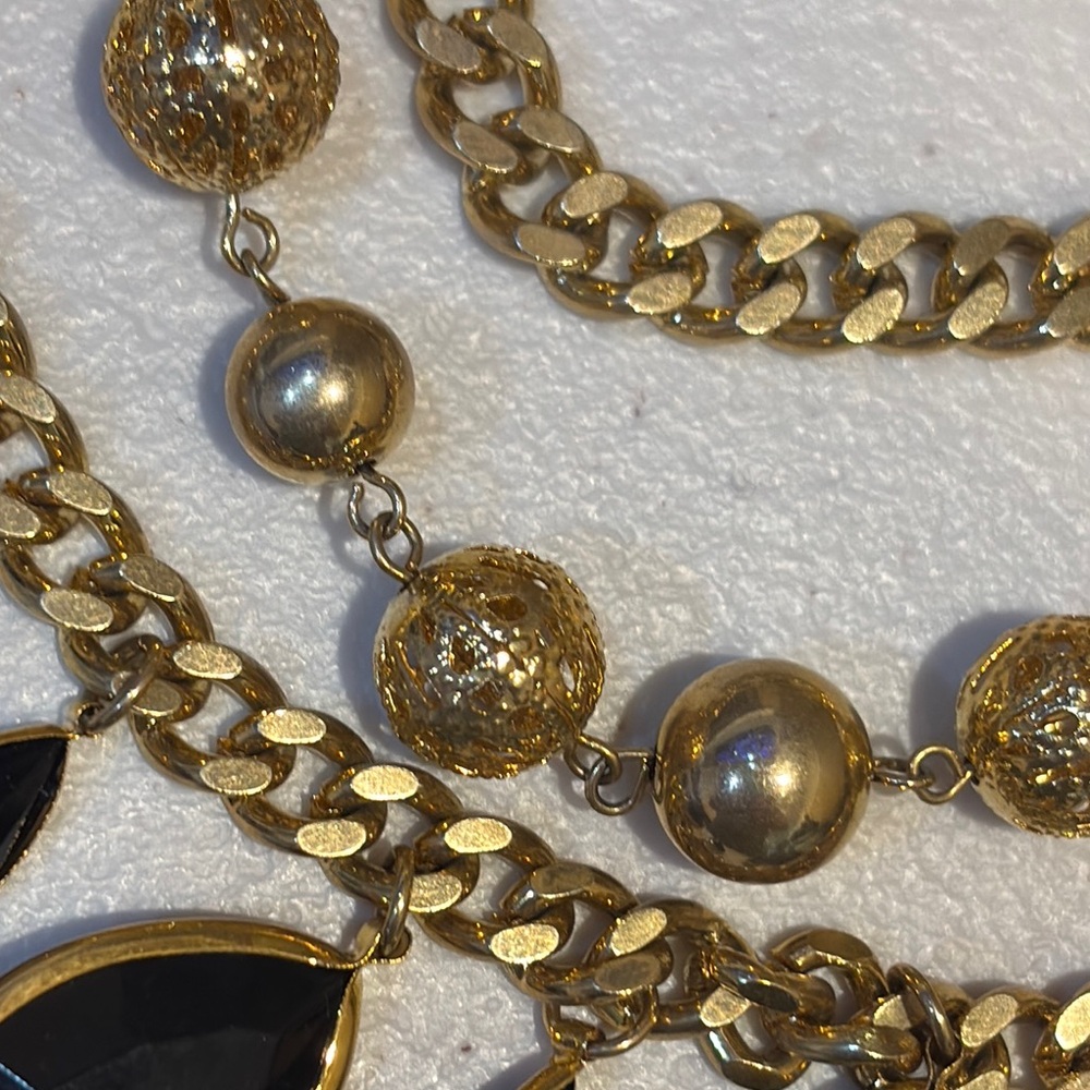 NWT Elegant Gold and Black Jewelry Set - Picture 4 of 7